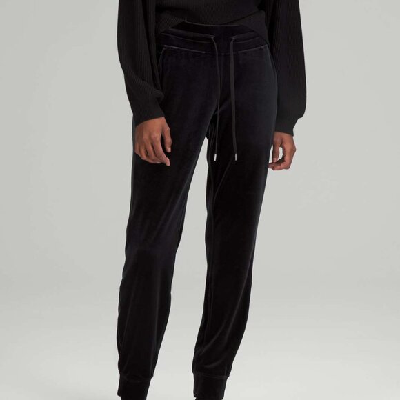 Lululemon Women’s Black Ready To Crush High Rise Velour Joggers Pants Size 8 - Picture 1 of 9